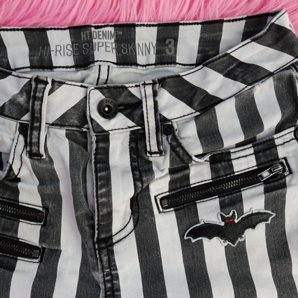 Plus size BEETLEJUICE OOAK custom unique Blackheart striped skinnies! - Picture 5 of 16